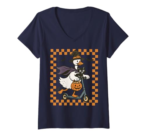Damen Halloween Gans auf einem Roller Schwarze Katze Retro Checker Hexe T-Shirt mit V-Ausschnitt Damen Halloween Gans auf einem Roller Schwarze Katze Retro Checker Hexe T-Shirt mit V-Ausschnitt von Halloween Goose Tees of NYC