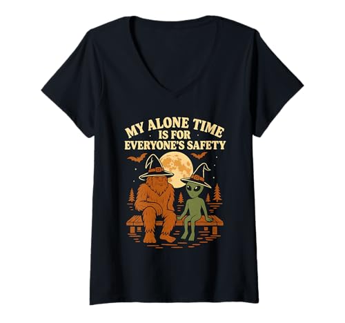 Damen My Alone Time is for Everyone's Safety Halloween T-Shirt mit V-Ausschnitt Damen My Alone Time is for Everyone's Safety Halloween T-Shirt mit V-Ausschnitt von Halloween Introvert Bigfoot Alien Moon Witch