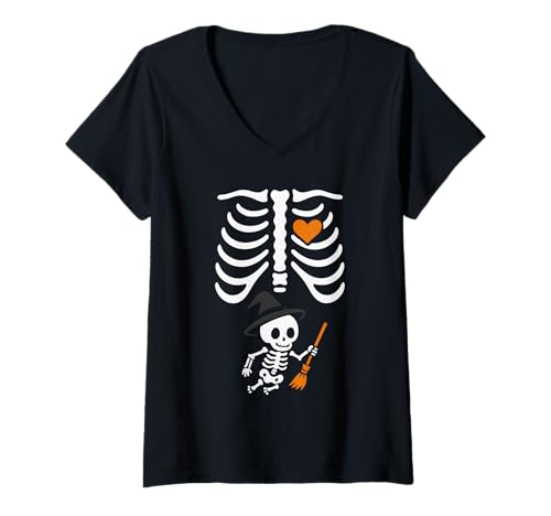 Damen Schwangerschaft Baby Skelett Hexe Ankündigung Mutter Halloween T-Shirt mit V-Ausschnitt Damen Schwangerschaft Baby Skelett Hexe Ankündigung Mutter Halloween T-Shirt mit V-Ausschnitt von Halloween Pregnancy Announcement