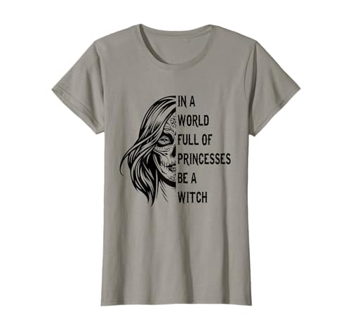 In A World Be A Witch Día De Muertos Day Of Dead Skull Girl T-Shirt In A World Be A Witch Día De Muertos Day Of Dead Skull Girl T-Shirt von Halloween Witch Costume Designs Co.