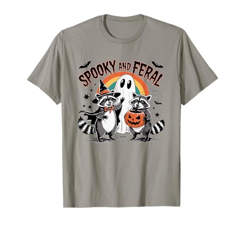 Retro Spooky and Feral Funny Raccoon Halloween Men Women T-Shirt von Halloween tee co.
