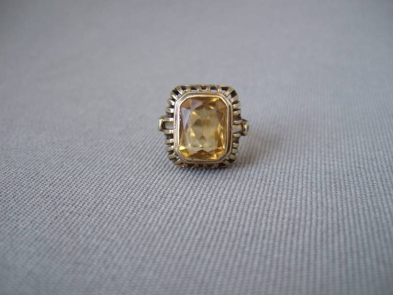 Goldring 333 Mit Citrin Ring Gold Mid Century Vintage Gelbgold Goldring 333 Mit Citrin Ring Gold Mid Century Vintage Gelbgold von HamburgVintage