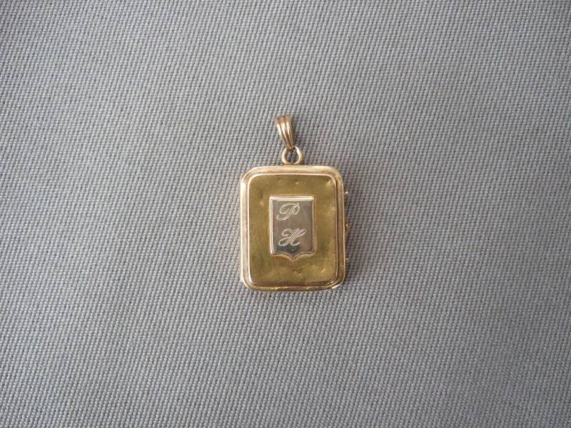 Medaillon Antik Gold 585 Eckig Rechteckig Monogramm Ph Vintage von HamburgVintage