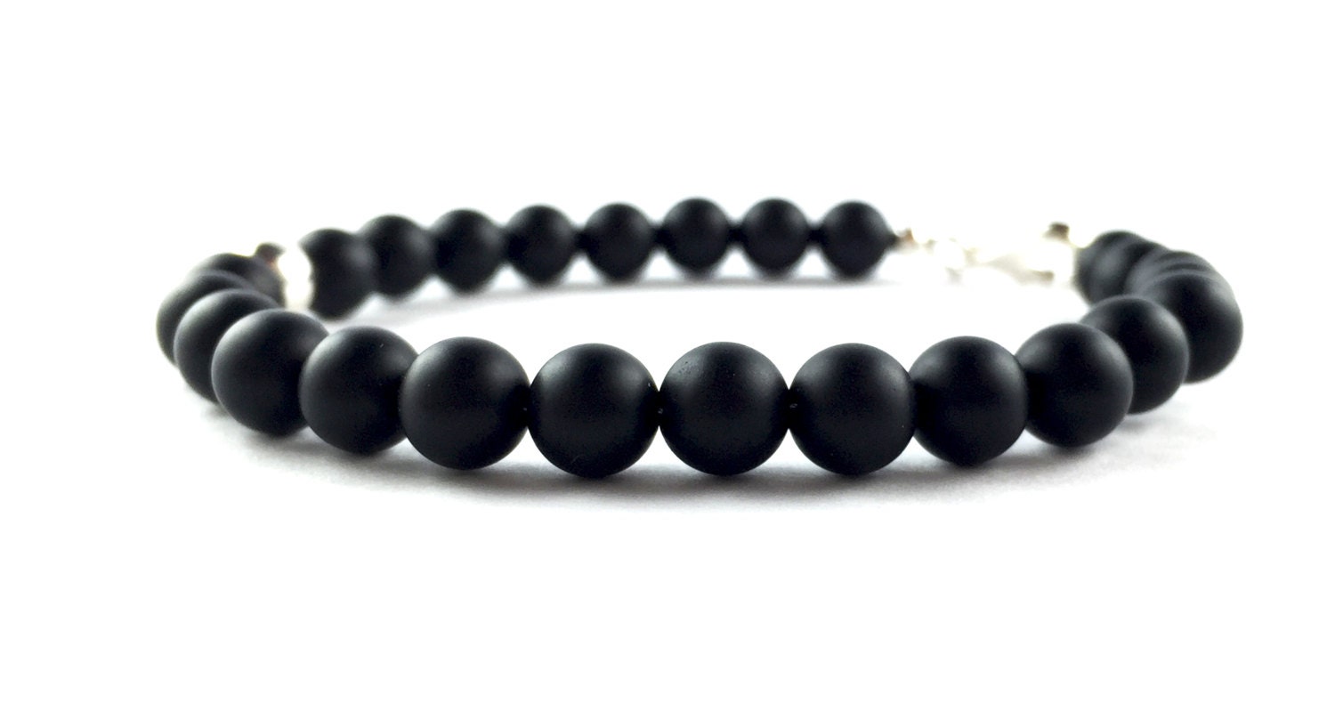 Armband Aus Mattiertem Onyx Und Silber, Handgefertigt Nach Maß, in Italien Zusammengesetzt, Halbedelsteinen Armband Aus Mattiertem Onyx Und Silber, Handgefertigt Nach Maß, in Italien Zusammengesetzt, Halbedelsteinen von Hammaker