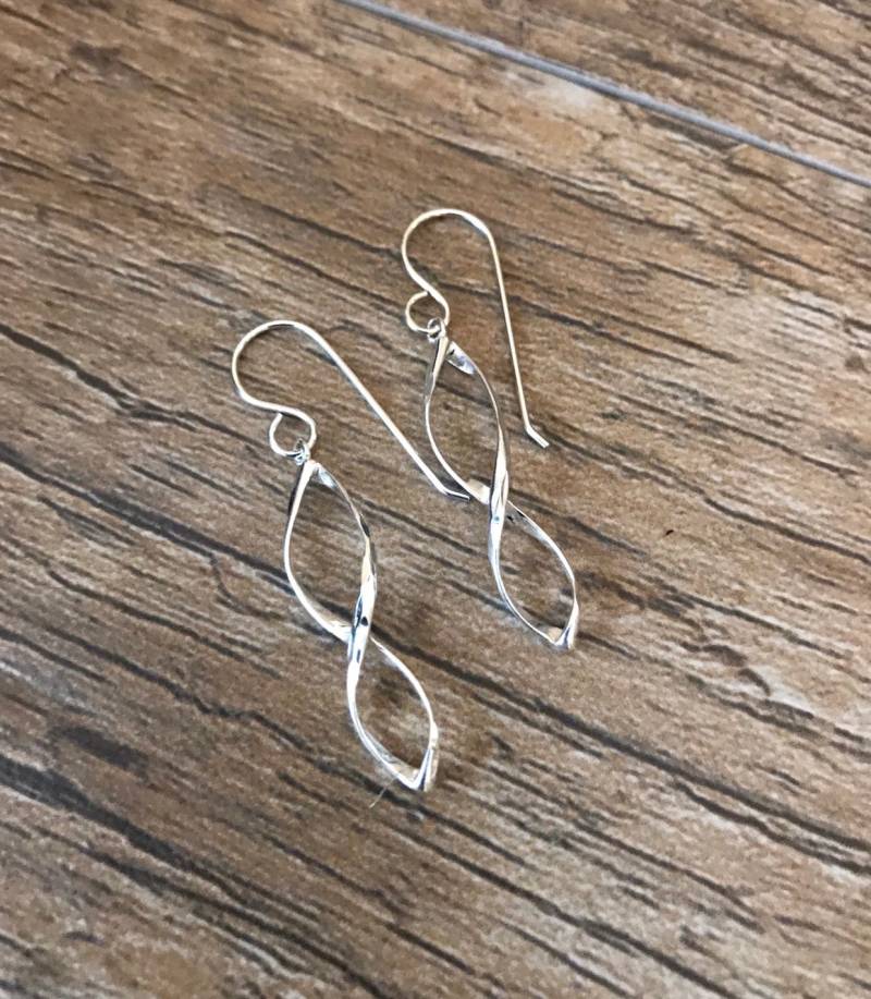sterling Silber Infinity Ohrringe - Lange Unendlichkeit Tropfen Abbildung 8 Spiral sterling Silber Infinity Ohrringe - Lange Unendlichkeit Tropfen Abbildung 8 Spiral von HammerAndStoneStudio