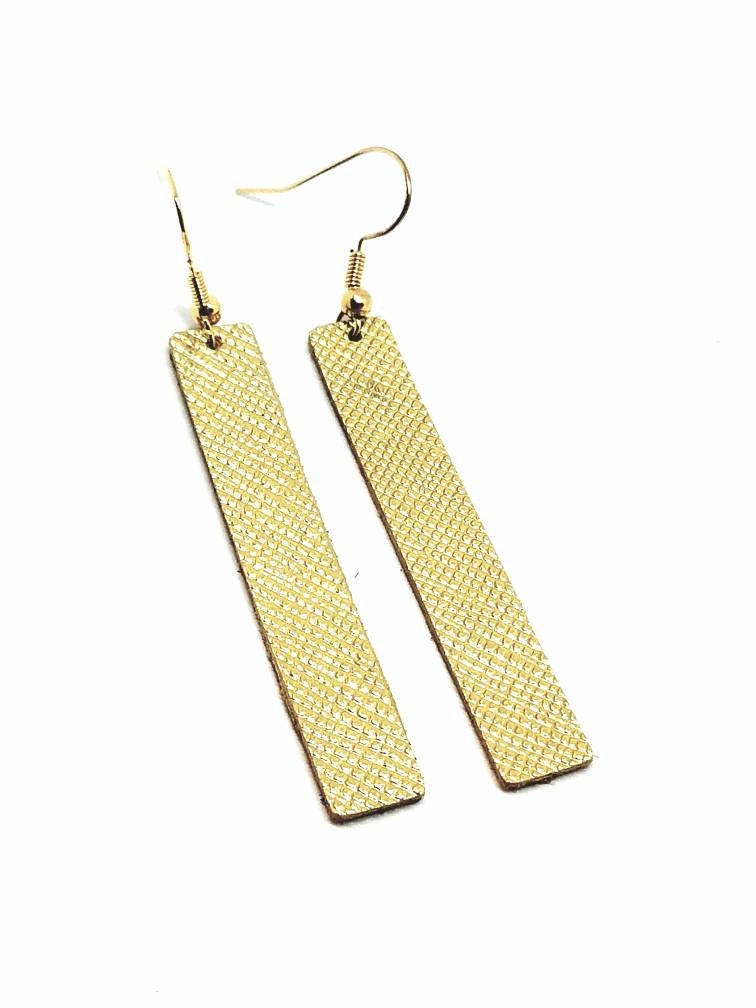 Leder Bar Ohrringe Streifen Gold Saffiano Fest Handgemacht By Hammered Love Letters Leder Bar Ohrringe Streifen Gold Saffiano Fest Handgemacht By Hammered Love Letters von HammeredLoveLetters