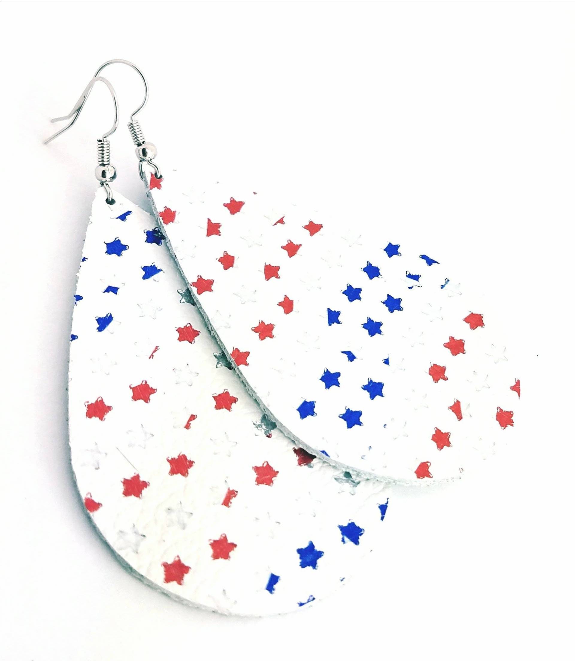 Leder Ohrringe 4. Juli Weiß Mit Roten, Silbernen Und Blauen Metallic Sternen Versandfertig Am Selben Tag Patriotisch, Usa Leder Ohrringe 4. Juli Weiß Mit Roten, Silbernen Und Blauen Metallic Sternen Versandfertig Am Selben Tag Patriotisch, Usa von HammeredLoveLetters