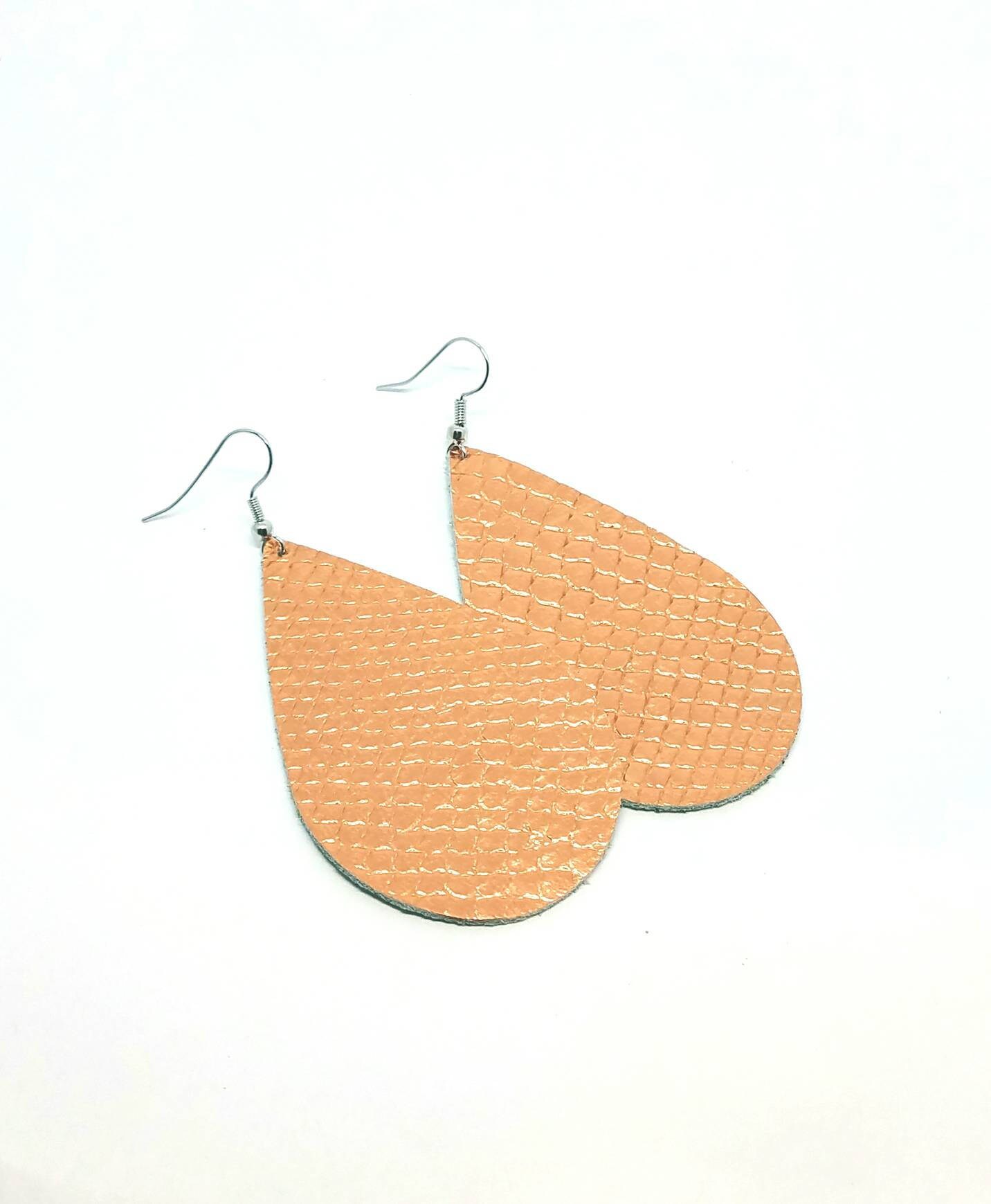 Leder Ohrringe Metallic Rosegold Kupfer Schlange Handgefertigt Von Hammered Love Letters Leder Ohrringe Metallic Rosegold Kupfer Schlange Handgefertigt Von Hammered Love Letters von HammeredLoveLetters