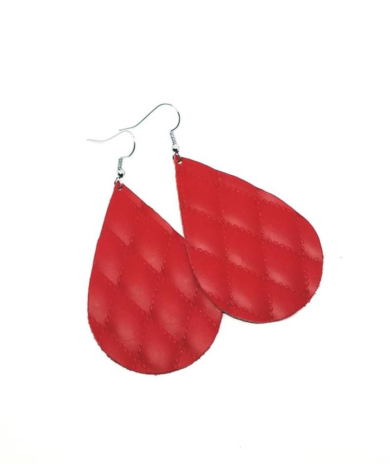 Leder Ohrringe Rot Gesteppt Muster Handgemacht By Hammered Love Letters Leder Ohrringe Rot Gesteppt Muster Handgemacht By Hammered Love Letters von HammeredLoveLetters