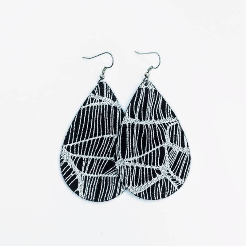 Leder Ohrringe Schwarz Weiß Gewebtes Handgemacht By Hammered Love Letters Leder Ohrringe Schwarz Weiß Gewebtes Handgemacht By Hammered Love Letters von HammeredLoveLetters