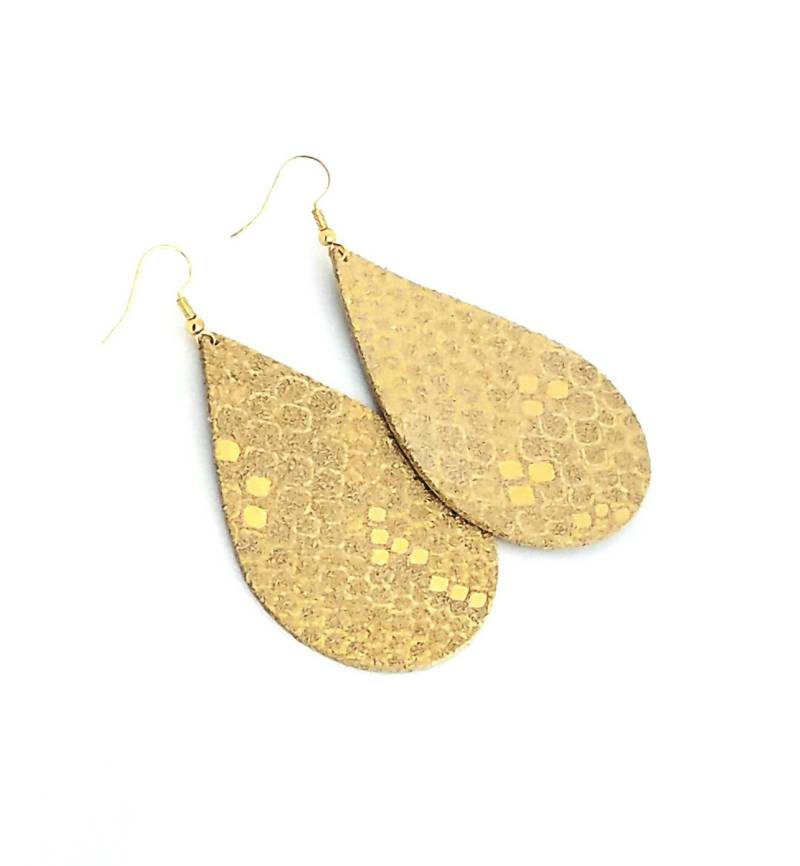 Leder Tropfen Ohrringe Gold Wabe Metallic Wählen Sie Ihre Größe Leder Tropfen Ohrringe Gold Wabe Metallic Wählen Sie Ihre Größe von HammeredLoveLetters