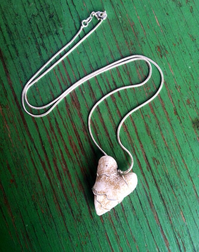 Korallen Valentines Heart Sterling Silber Halskette Korallen Valentines Heart Sterling Silber Halskette von HammerheadJunkyard