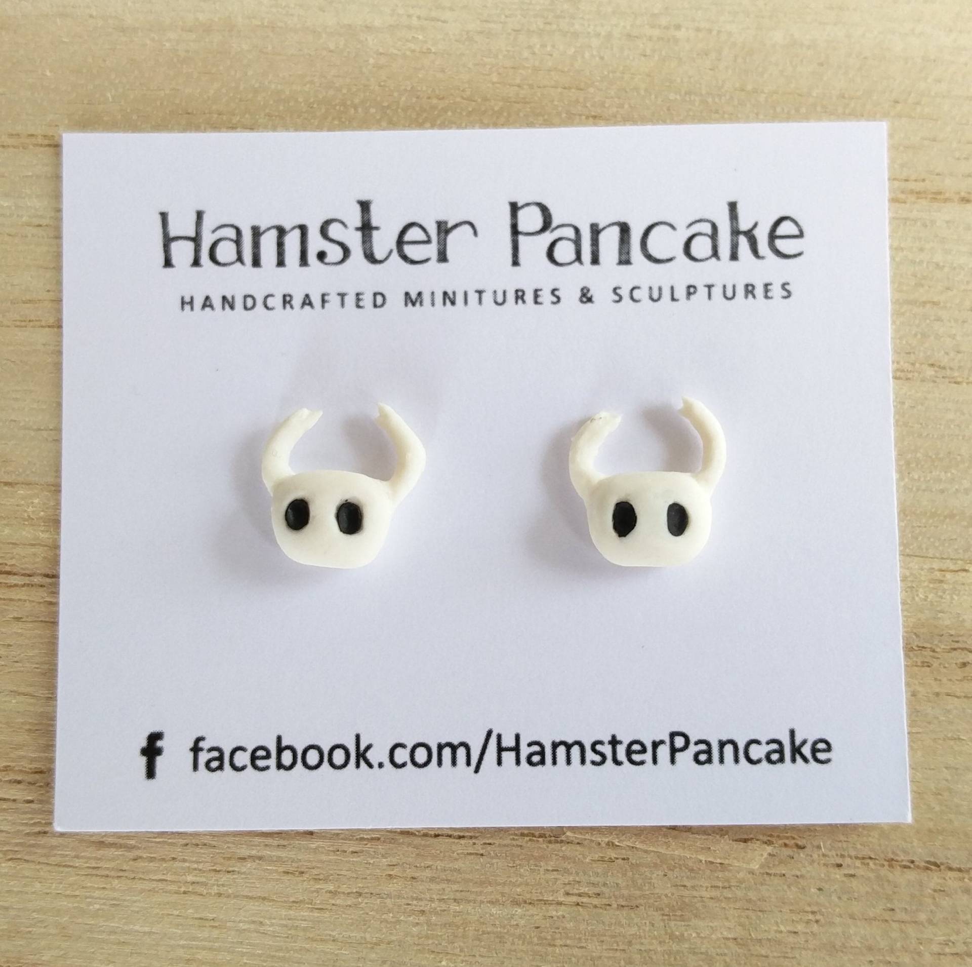 Hohle Rittermaske Ohrringe Hohle Rittermaske Ohrringe von HamsterPancakeAU
