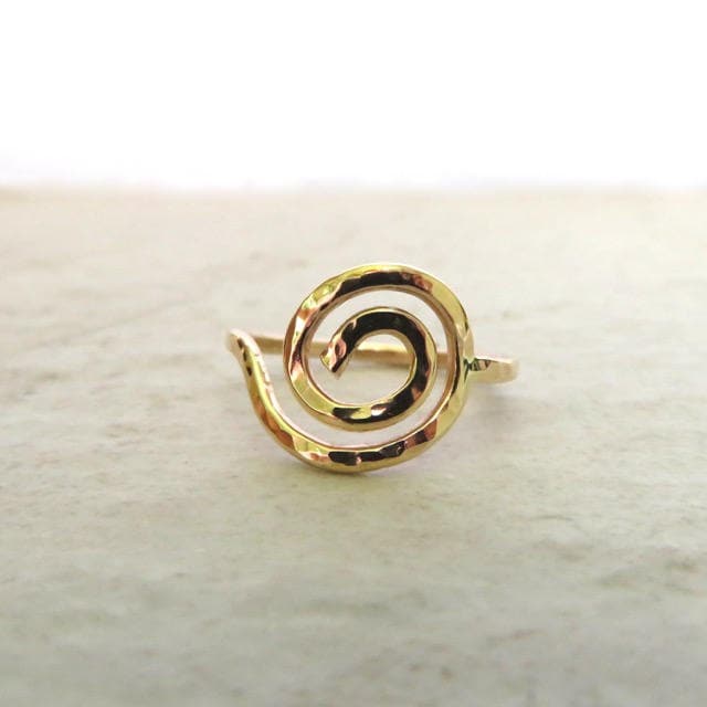 Spirale Ring 14K Gold Fill Handgemachter Gehämmerter Schmuck von HanaMauiCreations