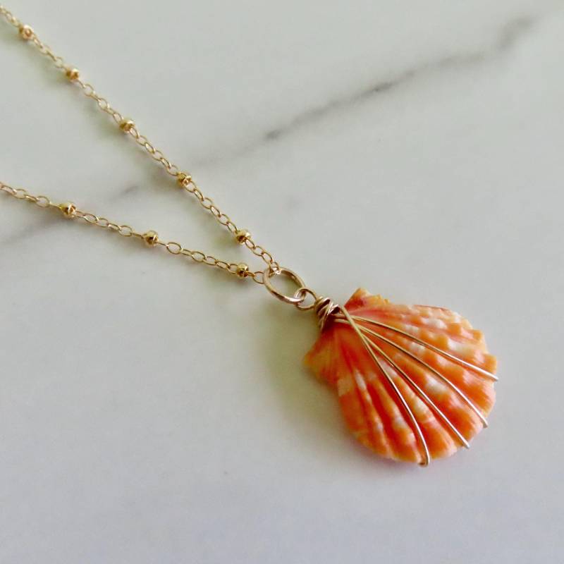 Sunrise Shell Necklace, Gold Chain, Wire Wrapped Small Orange Rare Hawaiian Seashell, Hawaii Beach Creations, Handmade Maui Jewelry, Boho von HanaMauiCreations