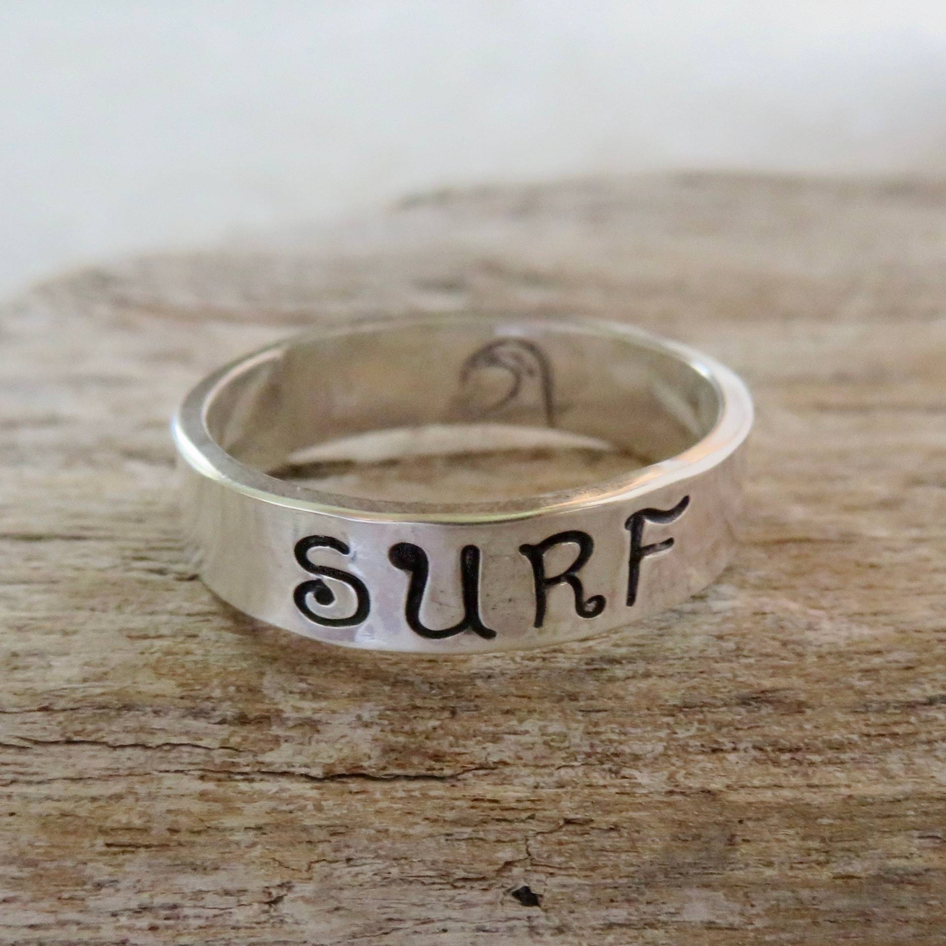 Surf Wave Ring, Sterling Silver Wide Band, Hand Stamped, Surfer Girl Gift, Unisex, Mens Rings, Hawaii Beach Jewelry, Handmade Maui, Waves von HanaMauiCreations