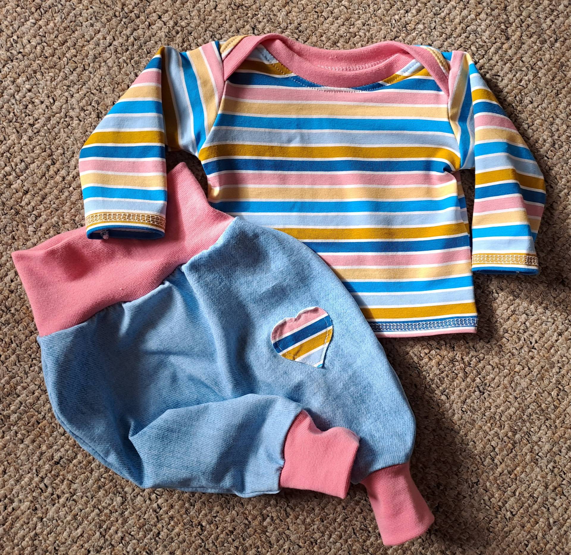 Shirt + Hose von HandByDoReen