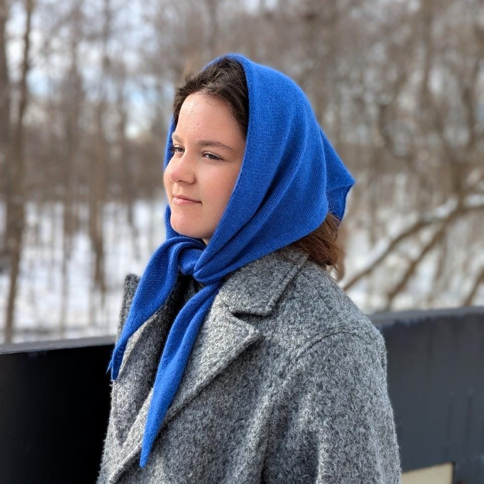 Handgefertigtes Dreieckstuch Aus Kaschmir Kobalt Blauer Merinowolle Halswärmer von HandCraftedShawl