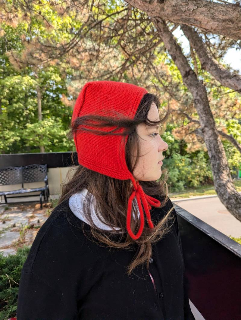 Rote Merino Wolle Strickmütze Retro Winter Krawatte Hut von HandCraftedShawl