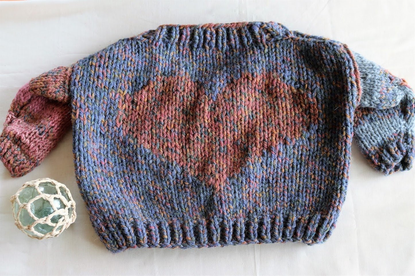 Herz-Pullover von HandKnitbyLiz