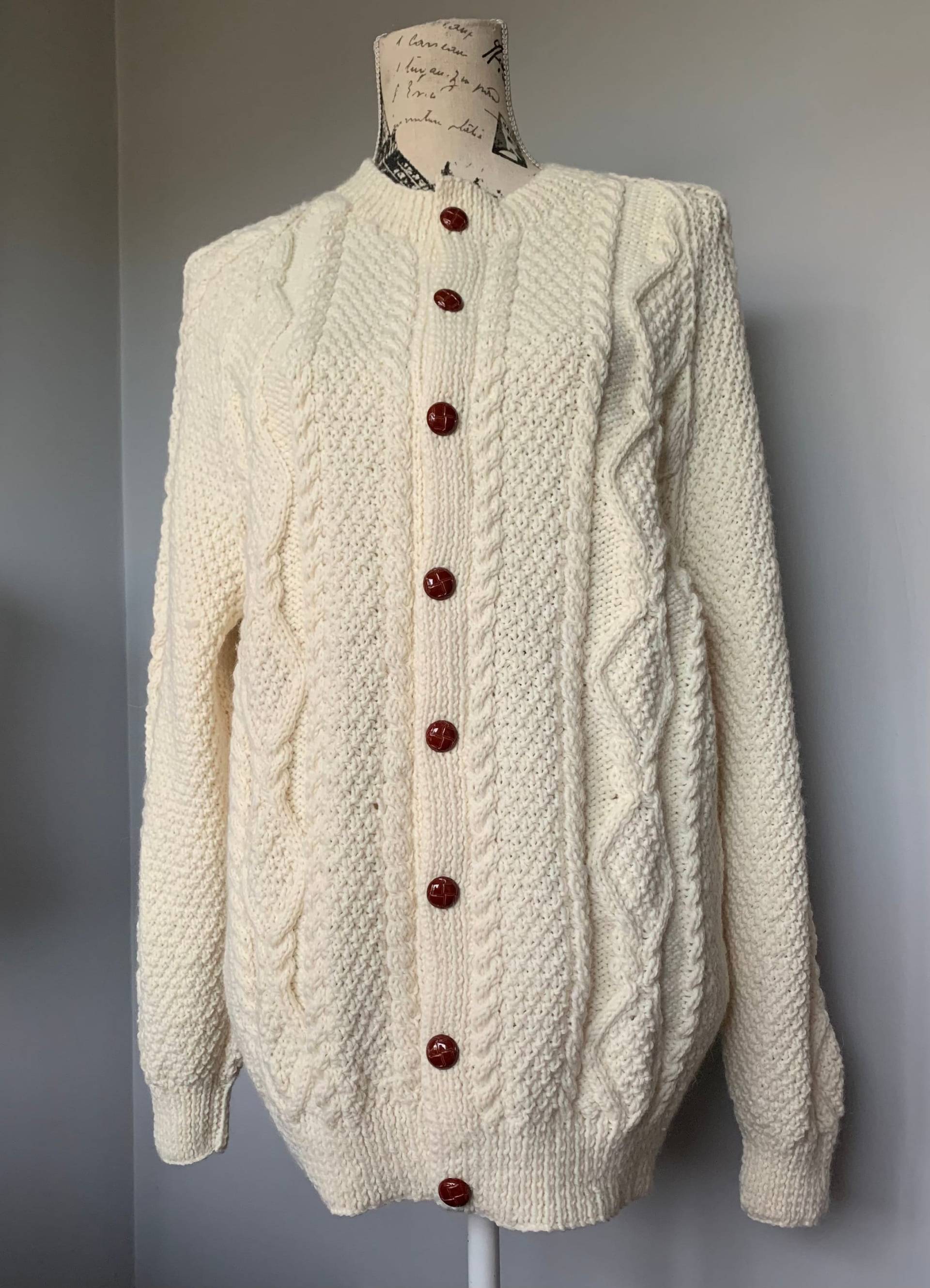 Handgestickte Erwachsene Aran Cardigans Handgestickte Erwachsene Aran Cardigans von HandKnitsbyNetty