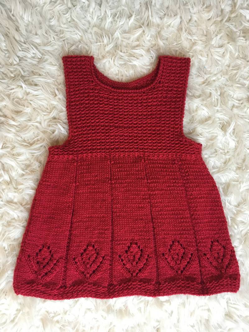 Handgestrickte Ärmelloses Mädchenkleid/Tunika Trägerrock von HandKnittedWOW
