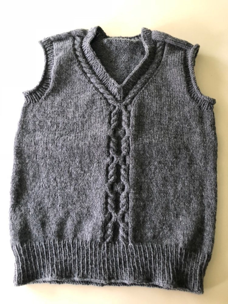 Graues Kabel-Tank-Top von HandKnitting4Sale