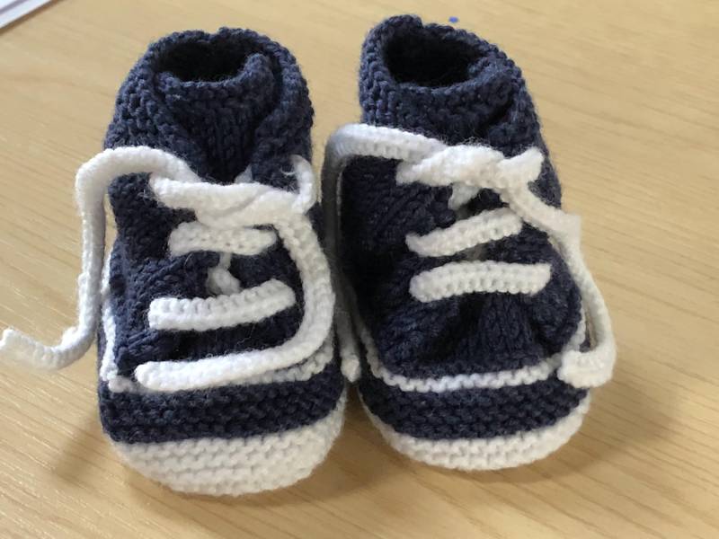 Wunderschöne Baby Jungen Turnschuhe Für 0-3 Monate von HandKnitting4Sale