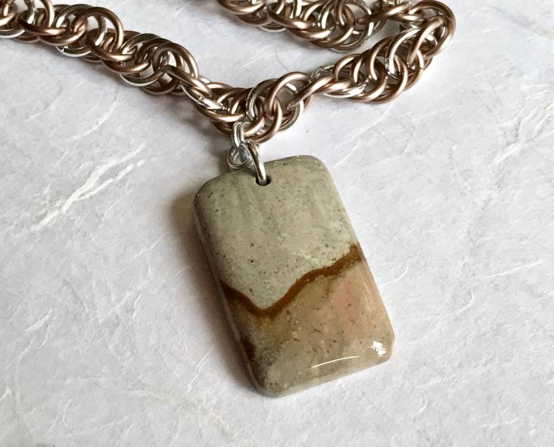 Chainmaille Mondschein Jaspis Anhänger Halskette Unisex Aluminium Schmuck von HandMadeBySunshine