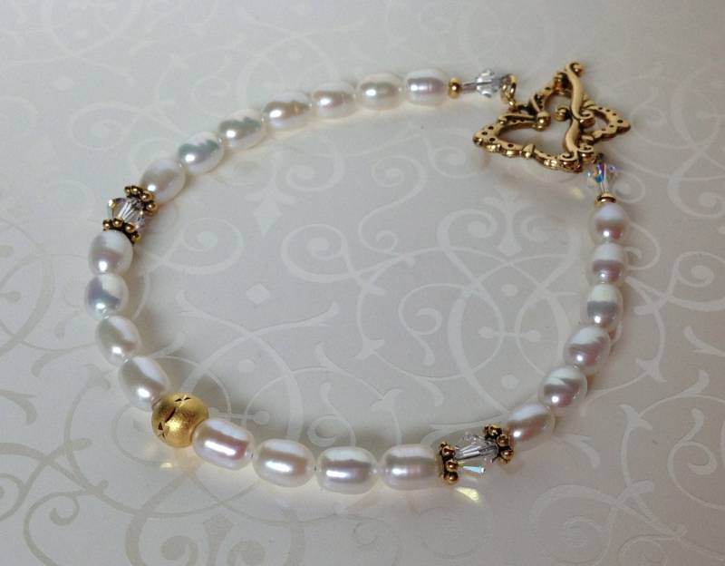 Süsswasser Zucchtperlen Armband Gold Butterfly Verschluss, Swarovski Kristall Ab von HandMadeBySunshine