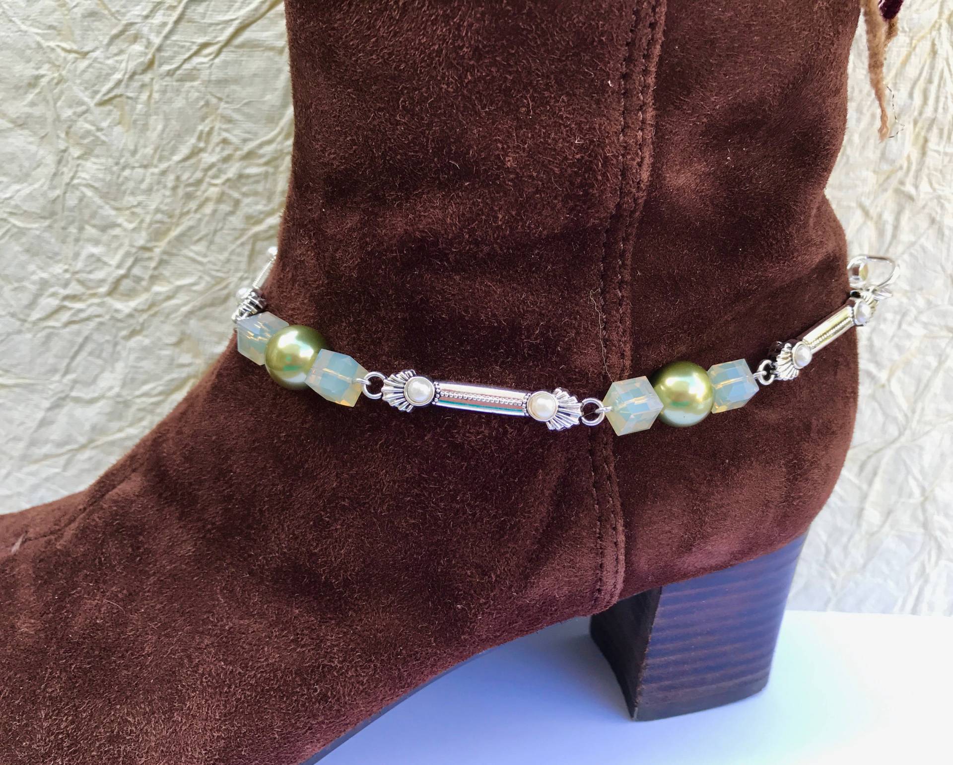 Swarovski Crystal Boot Armband Hellgrüne Perle & Chrysolite Opal Swarovski Crystal Boot Armband Hellgrüne Perle & Chrysolite Opal von HandMadeBySunshine