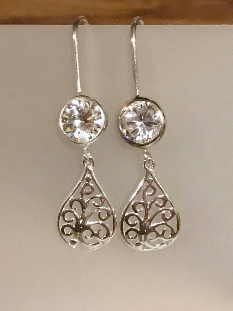 sterling Silber Zirkonia Teardrop Filigrane Ohrringe von HandMadeBySunshine