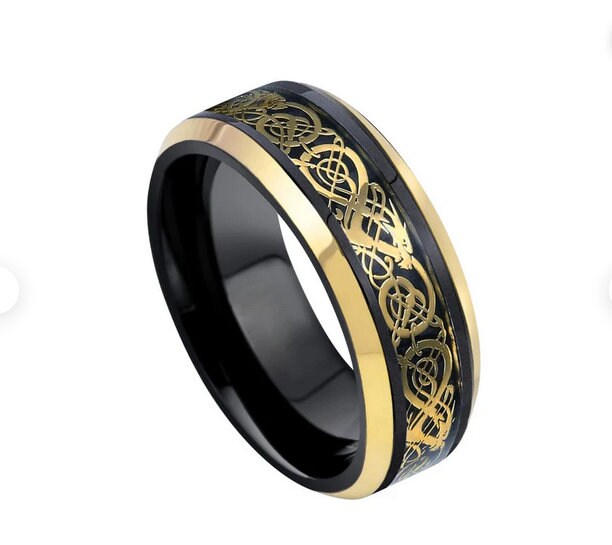 Gravur 8mm Gold Drache Inlay Hochzeitsband Verlobungsring Für Männer Oder Damen von HandMadeCraftsLA