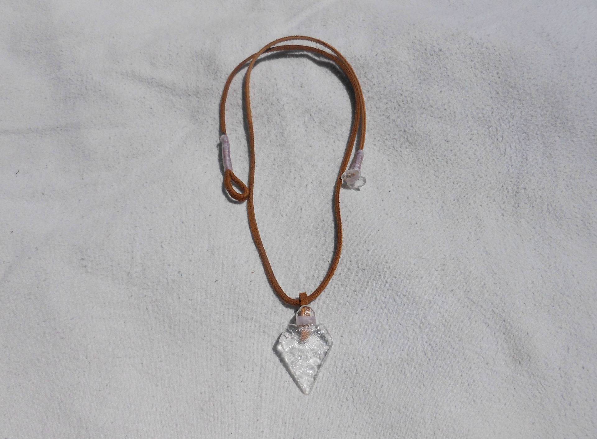 Knapped Klar Kunst Glas Pfeilspitze Halskette Knapped Klar Kunst Glas Pfeilspitze Halskette von HandMadeGarageCrafts