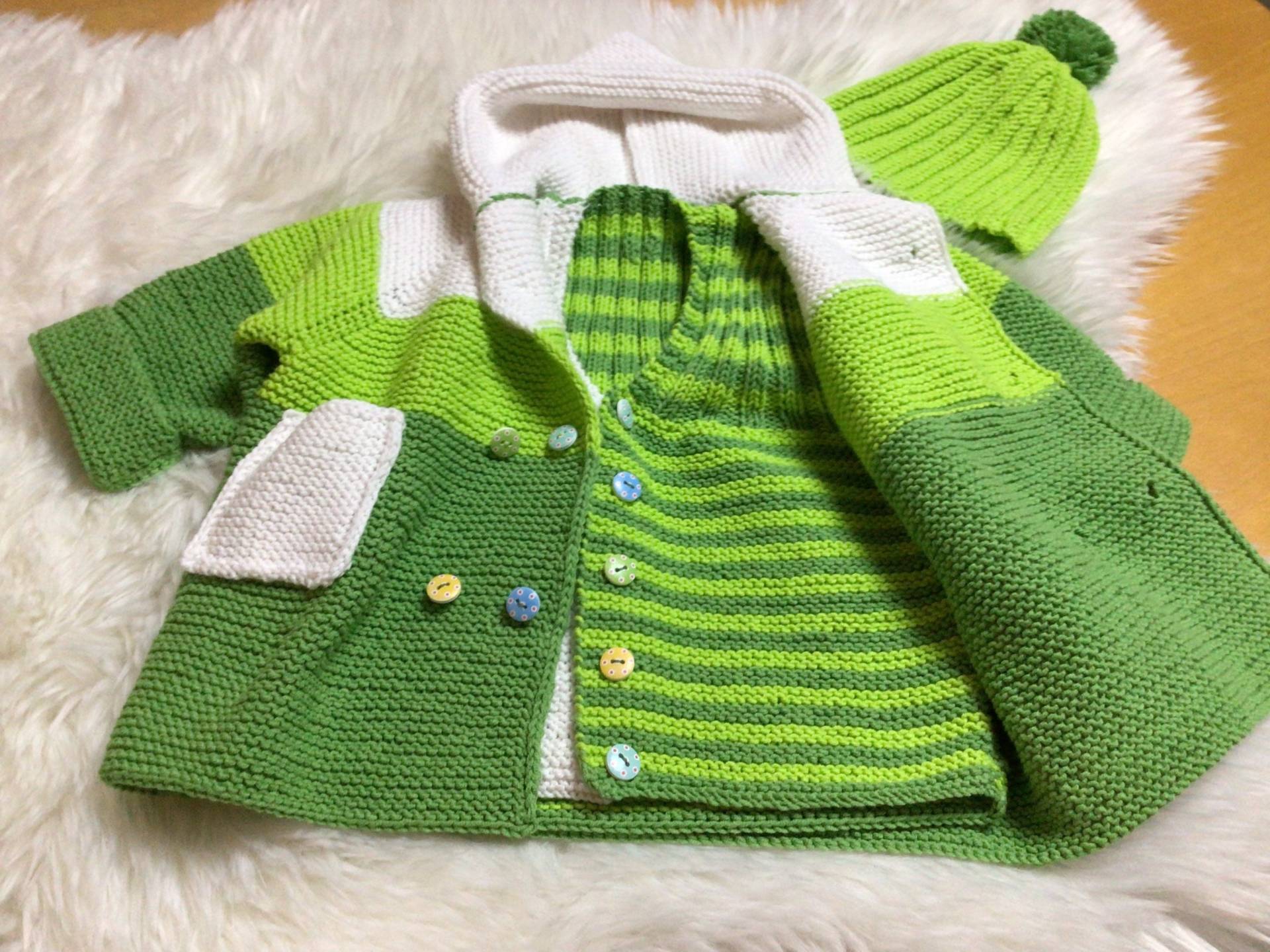 Handgestrickte Kinderkombi Gr.98/104, Kinderjacke, Rvo-Jacke, Jacke Mit Kaputze, Raglan-Jacke, Weste, Mütze, Bommelmütze, Raglanjacke von HandMadeTraumbyKatja