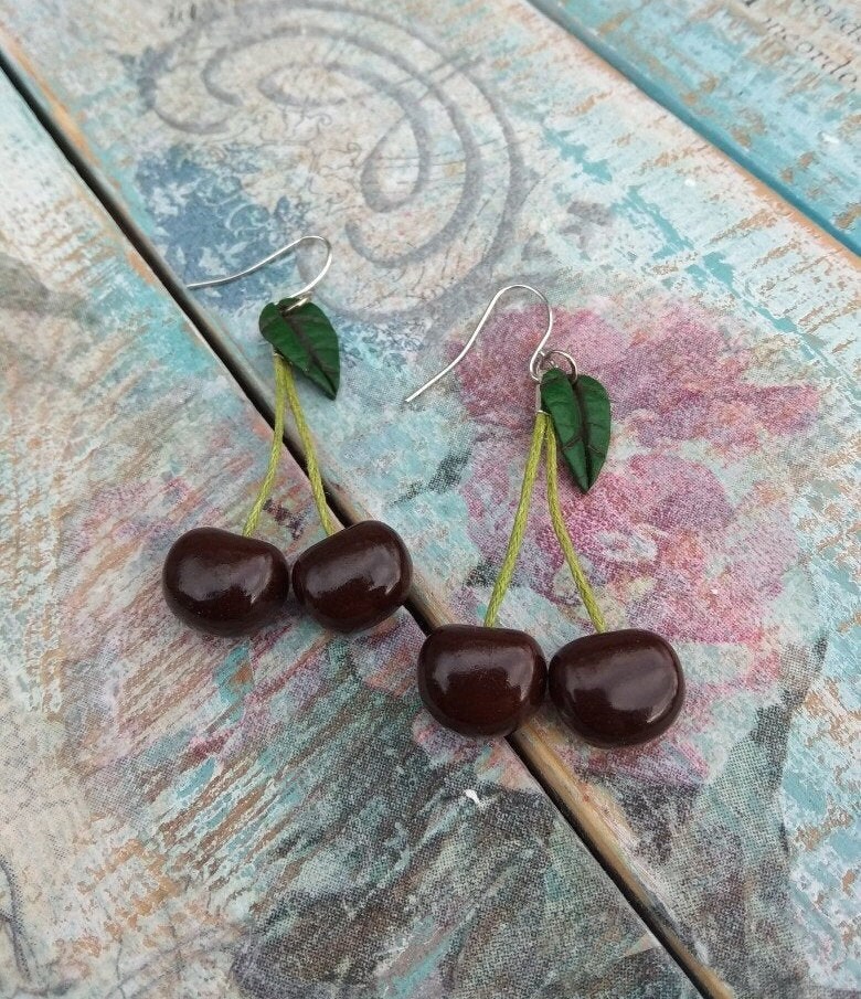 Ohrringe Schwarze Kirsche Kleine Größe Geschenk Obst Beere Baumeln Für Sie Ohrringe Schwarze Kirsche Kleine Größe Geschenk Obst Beere Baumeln Für Sie von HandStudioUA