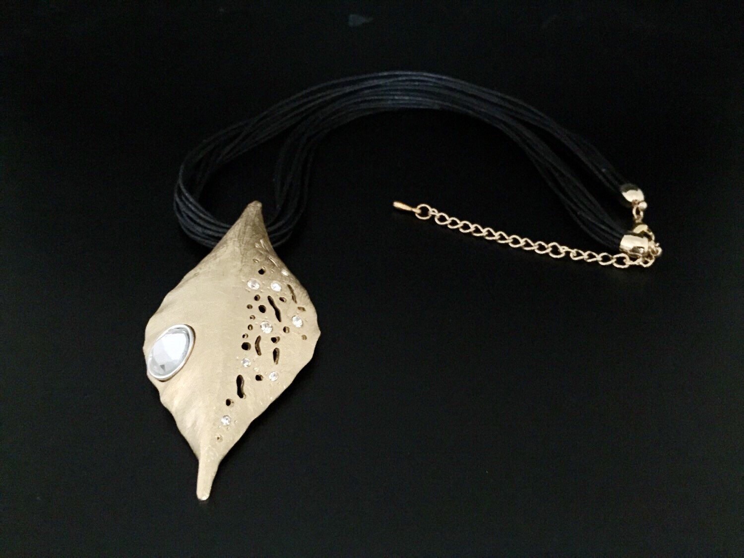 Blattgold Halskette Mit Funkeln // 18K Vergoldetes Messing Nicht Anlaufend Mehrsträngige Gewachste Nylonschnur 45cm/5cm Verlängerung Blattgold Halskette Mit Funkeln // 18K Vergoldetes Messing Nicht Anlaufend Mehrsträngige Gewachste Nylonschnur 45cm/5cm Verlängerung von HandandMindCreations