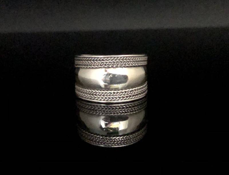 Bali Design Ring // Traditioneller Silber 925 Sterling Frauenring von HandandMindSilver