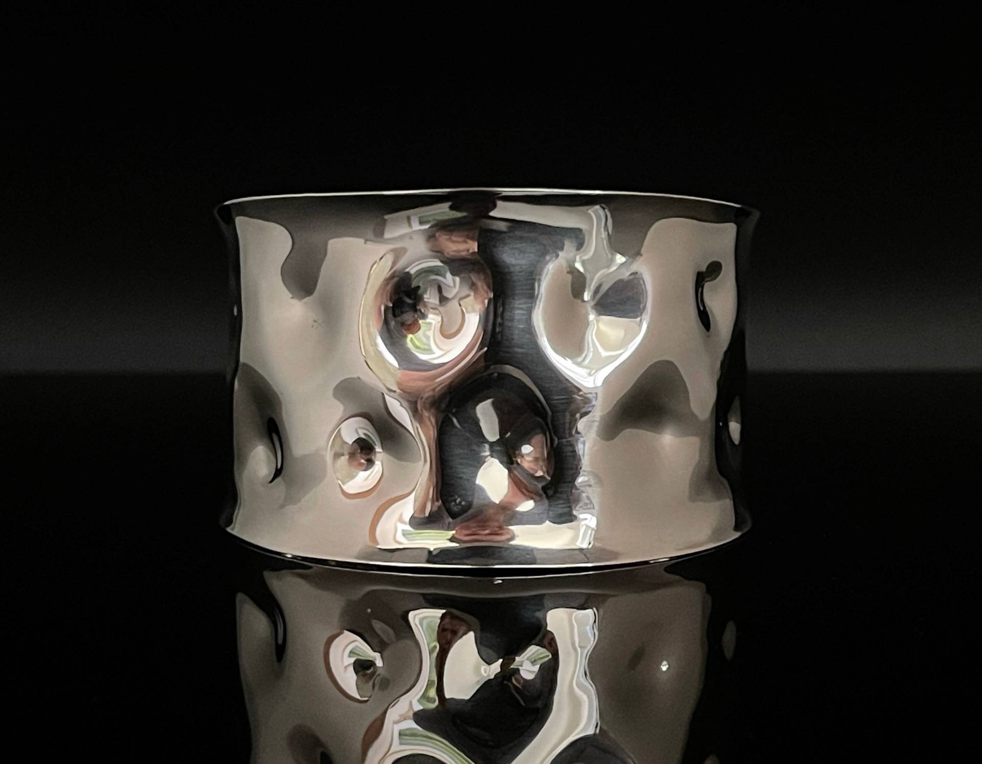 Breites Silberarmband - 925 Sterling Silber Noppen Design Breites Silberarmband - 925 Sterling Silber Noppen Design von HandandMindSilver