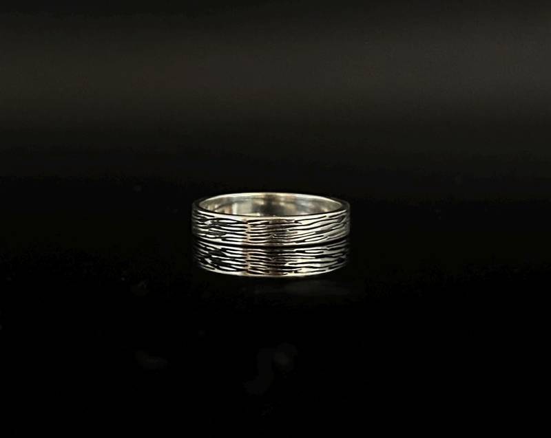 Strukturierter Silberring 4 Mm // 925 Sterling Silber Oxidiert Größen Bis 10 von HandandMindSilver