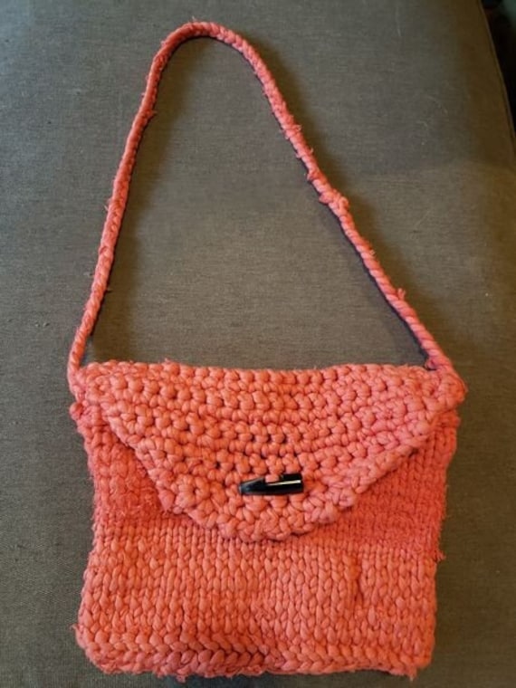 Tasche Gehäkelt Handarbeit Vegan Apricot Damen Herren Gender Umhängetasche Gutes Volumen Karneval Unique Einzelstück Love Parade Tasche Gehäkelt Handarbeit Vegan Apricot Damen Herren Gender Umhängetasche Gutes Volumen Karneval Unique Einzelstück Love Parade von HandarbeitmitHerzDE