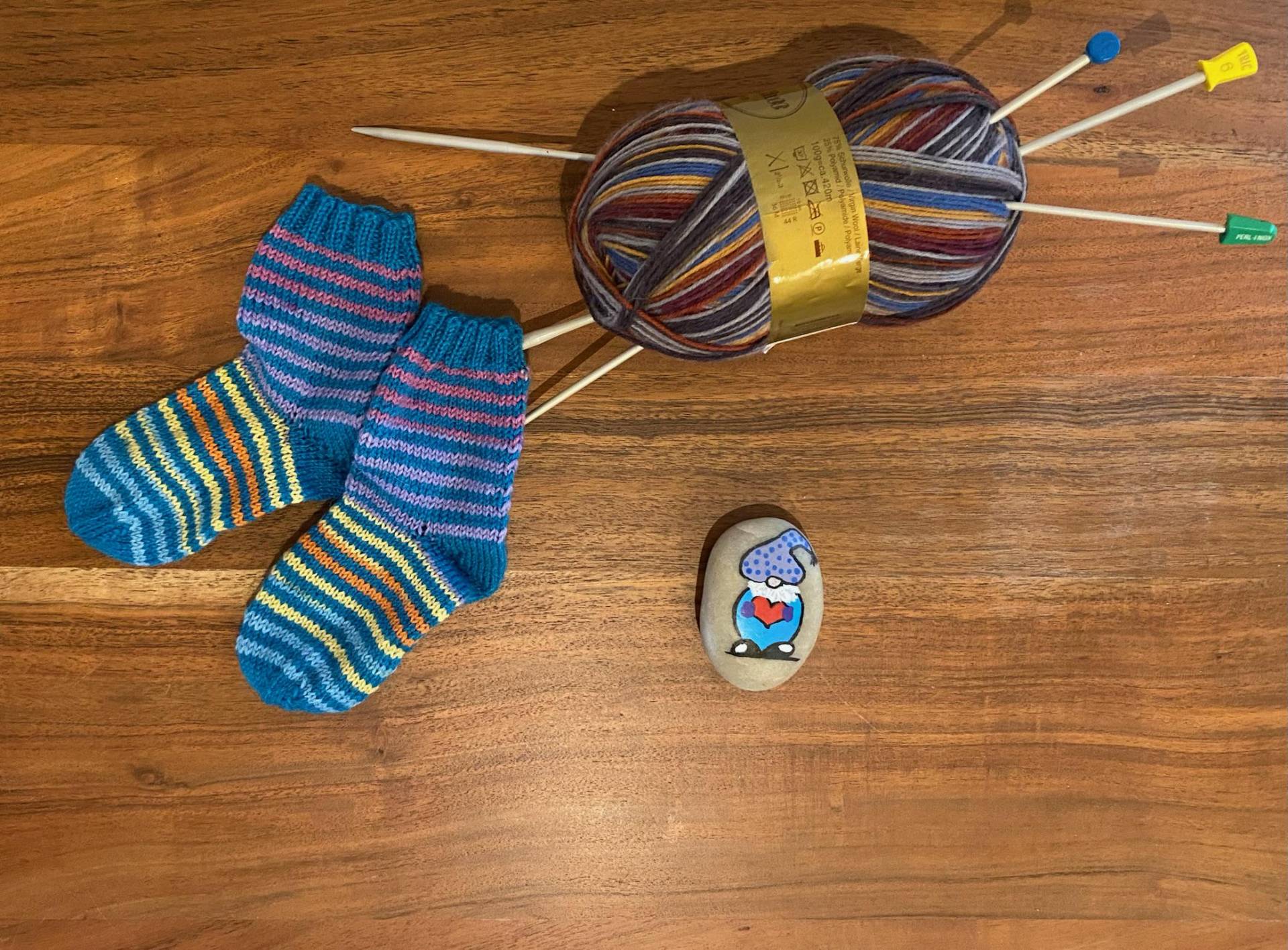 Handgestrickte Kunterbunte Kindersocken Größe 22/23 Handgestrickte Kunterbunte Kindersocken Größe 22/23 von Handarbeitskoerble