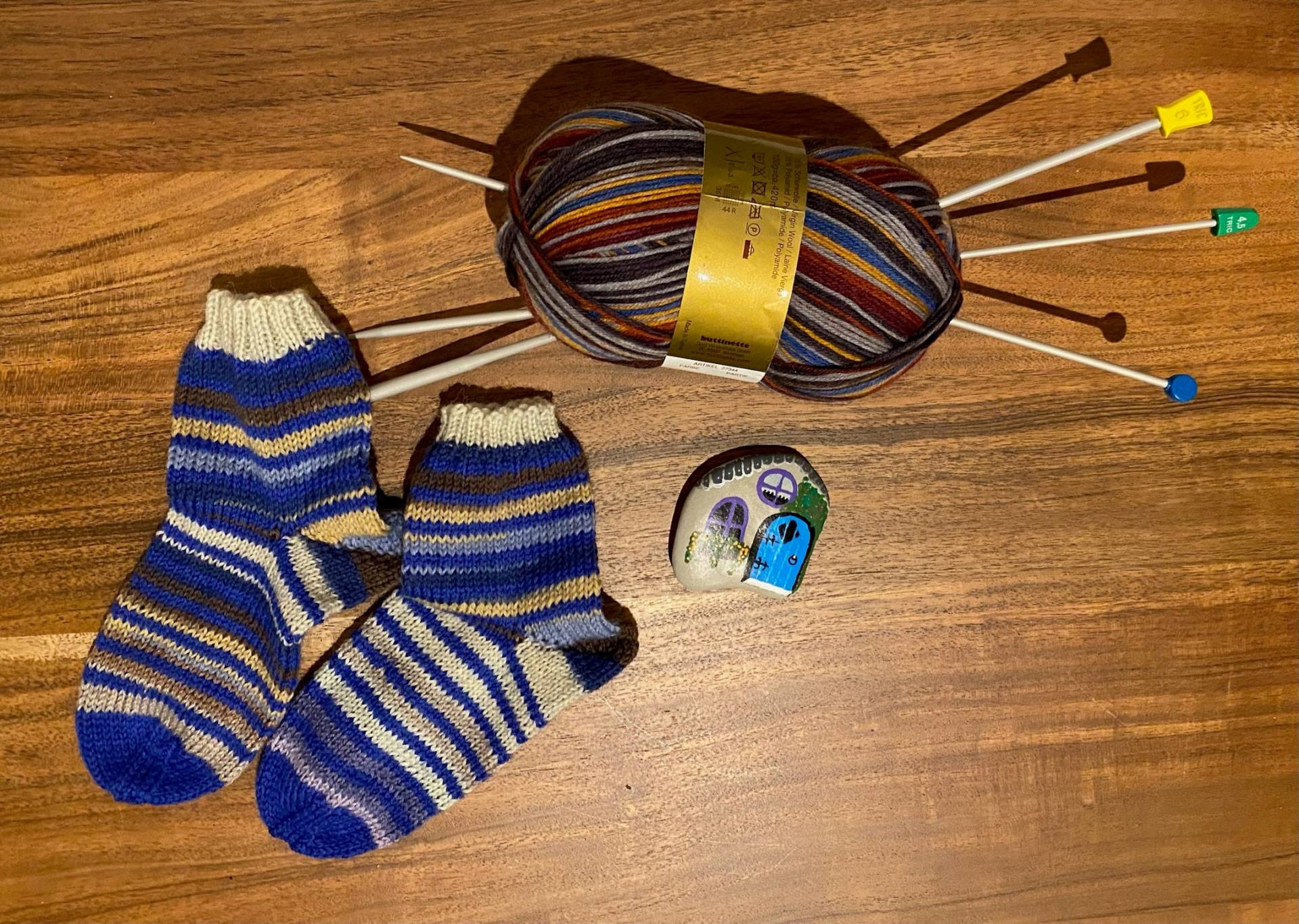 Handgestrickte Kunterbunte Kindersocken Größe 24/25 Handgestrickte Kunterbunte Kindersocken Größe 24/25 von Handarbeitskoerble
