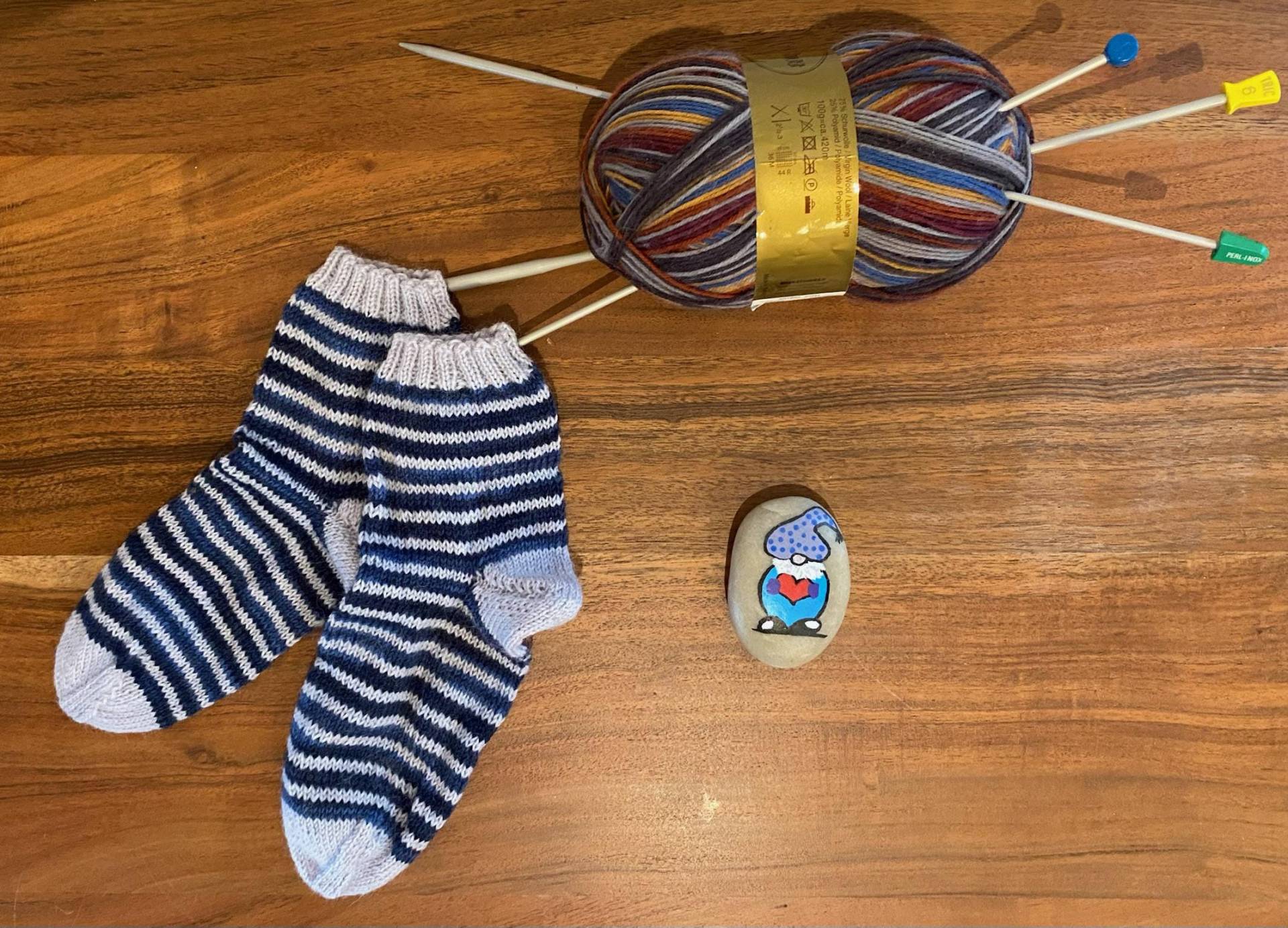 Handgestrickte Kunterbunte Kindersocken Größe 32/33 Handgestrickte Kunterbunte Kindersocken Größe 32/33 von Handarbeitskoerble