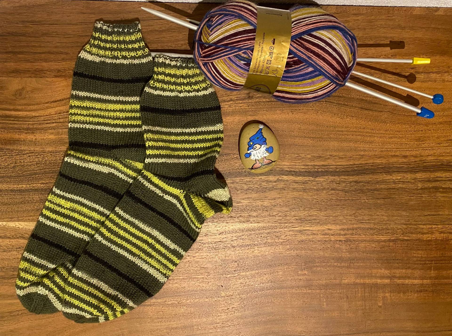 Handgestrickte Kunterbunte Socken Größe 45/46 Handgestrickte Kunterbunte Socken Größe 45/46 von Handarbeitskoerble