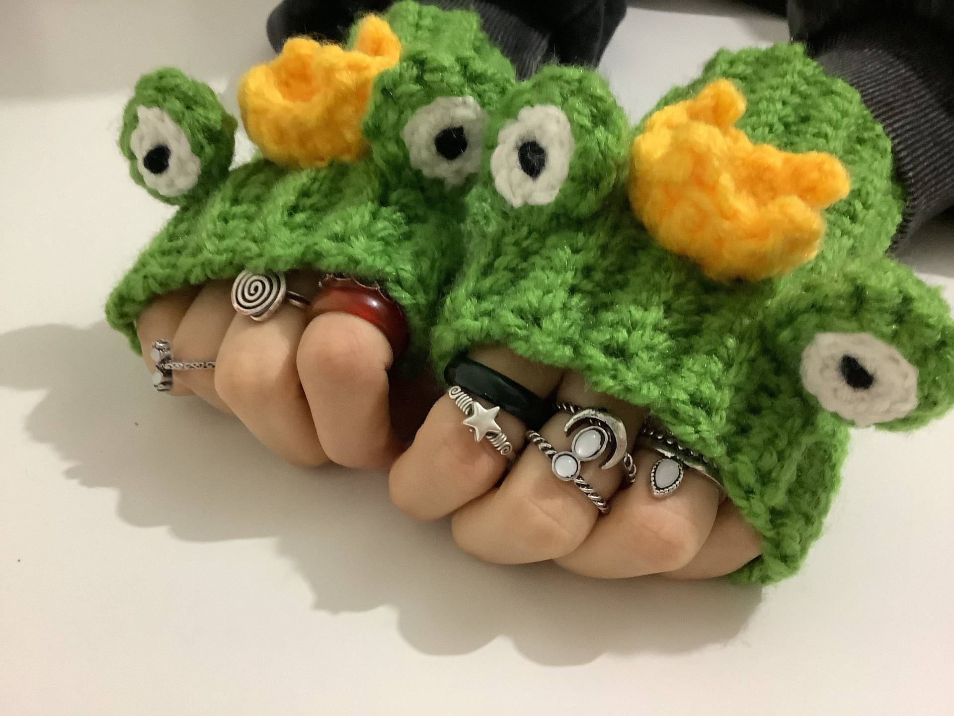 Gehäkelte Frosch Armstulpen Handgestrickte Armstulpen Gehäkelte Frosch Armstulpen Handgestrickte Armstulpen von Handbyleila