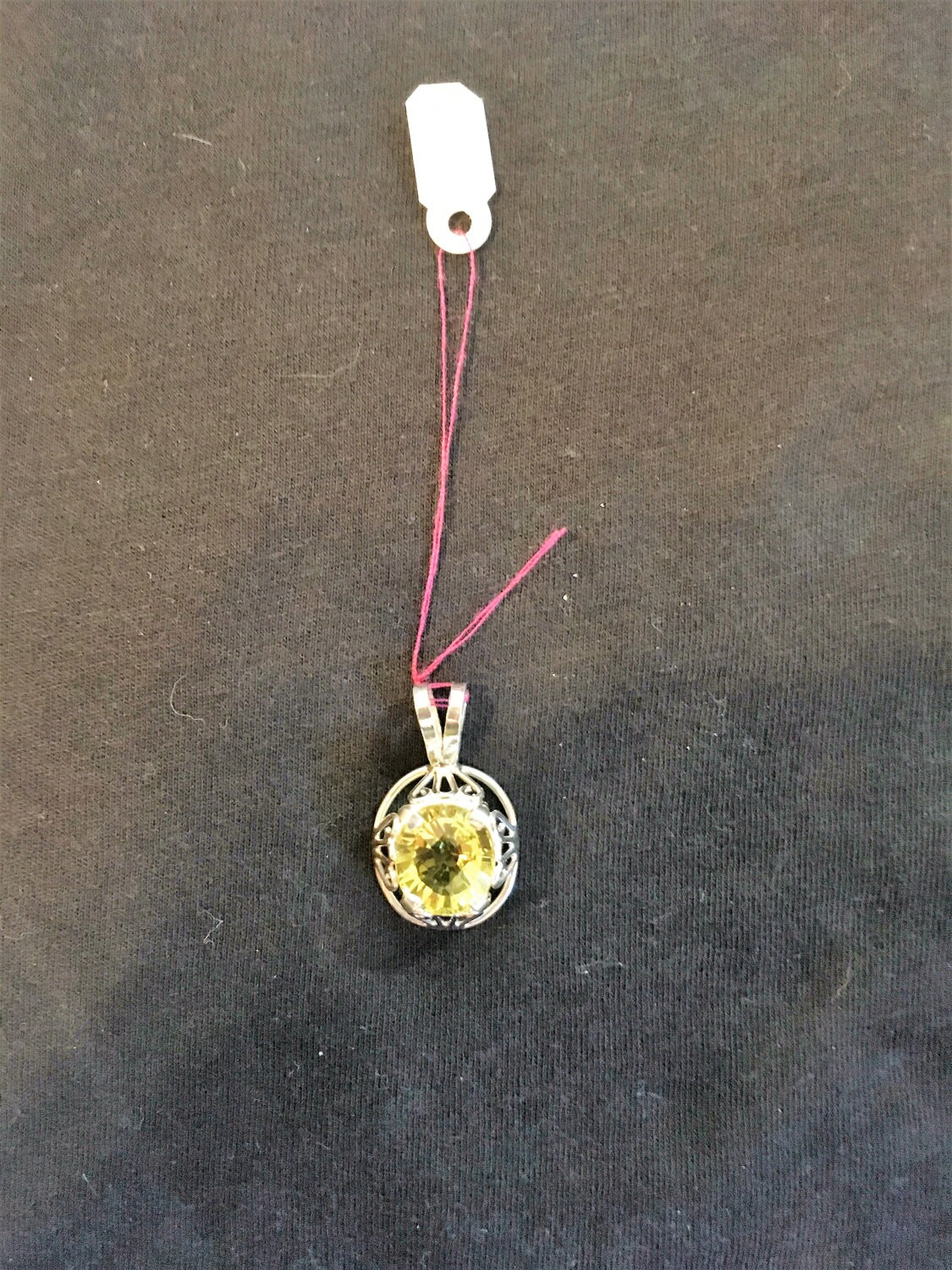 1/2 Zoll Grün Amythyst Anhänger in Sterling Silber. Kostenlose Silberkette Mit Kauf 1/2 Zoll Grün Amythyst Anhänger in Sterling Silber. Kostenlose Silberkette Mit Kauf von Handcandee