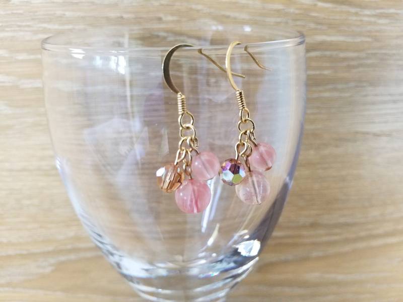 22K Vergoldeter Kirschquarz Edelstein Und Swarovski Kristall Ohrringe Tropfen von HandcraftLaury