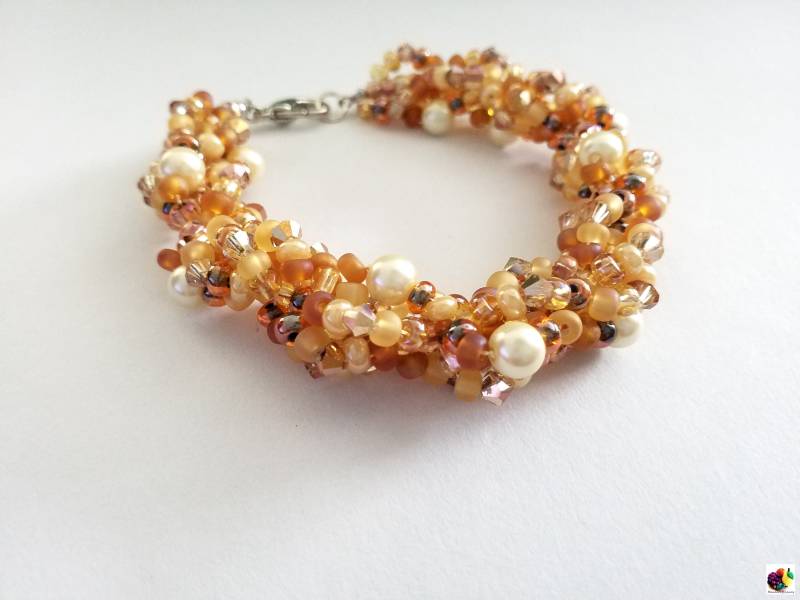 Butter Farbige Samen Perle Mix Cluster Perlen Armband von HandcraftLaury