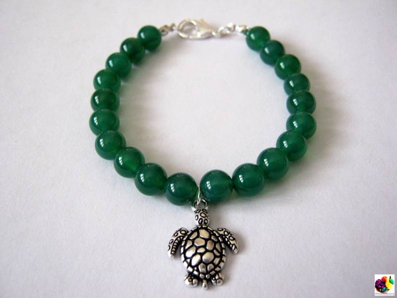 Echte Grüne Achat Edelstein Grade A Mit Einer Silbernen Schildkröte Charm Armband von HandcraftLaury